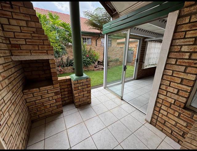 2 BEDROOM TOWNHOUSE FOR SALE IN GLEN MARAIS